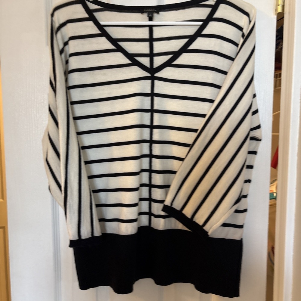 Talbotts Women's Black And White V Neck Sweater With 3/4 Sleeves Large - Picture 8 of 9